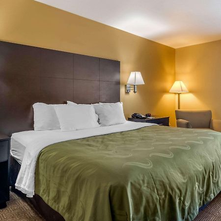 Quality Inn & Suites Lenexa Kansas City Екстериор снимка