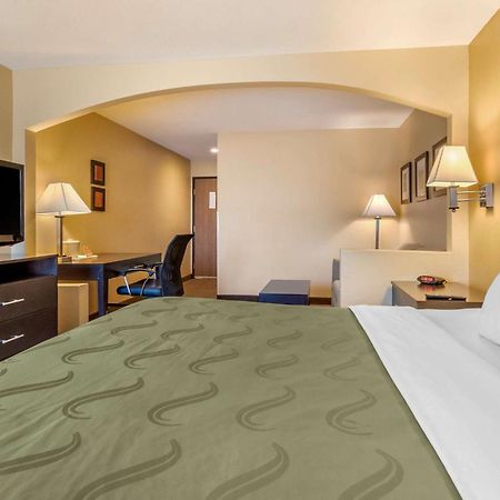 Quality Inn & Suites Lenexa Kansas City Екстериор снимка