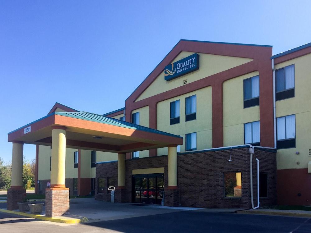 Quality Inn & Suites Lenexa Kansas City Екстериор снимка