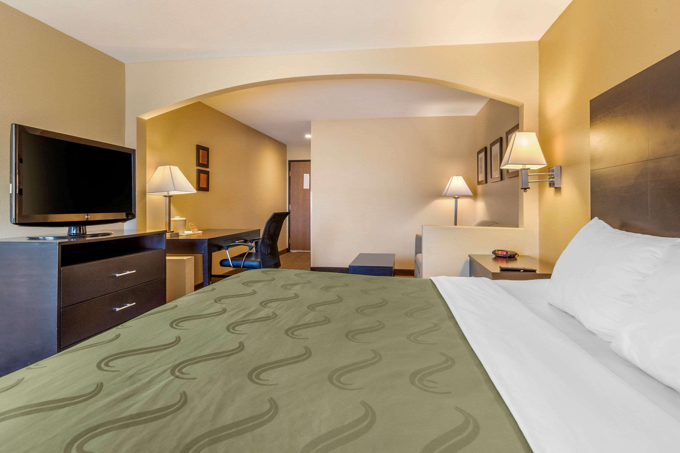 Quality Inn & Suites Lenexa Kansas City Екстериор снимка