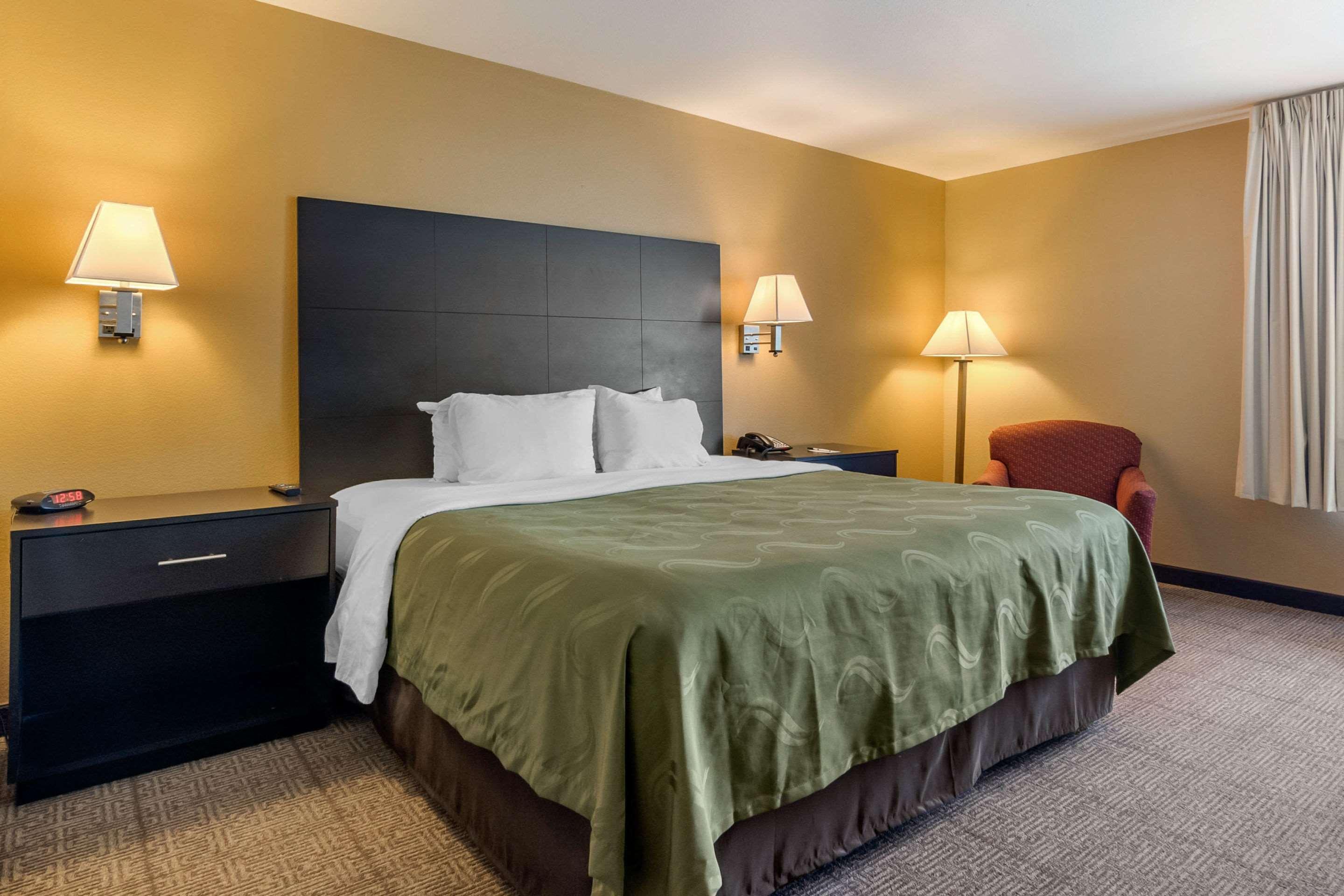 Quality Inn & Suites Lenexa Kansas City Екстериор снимка