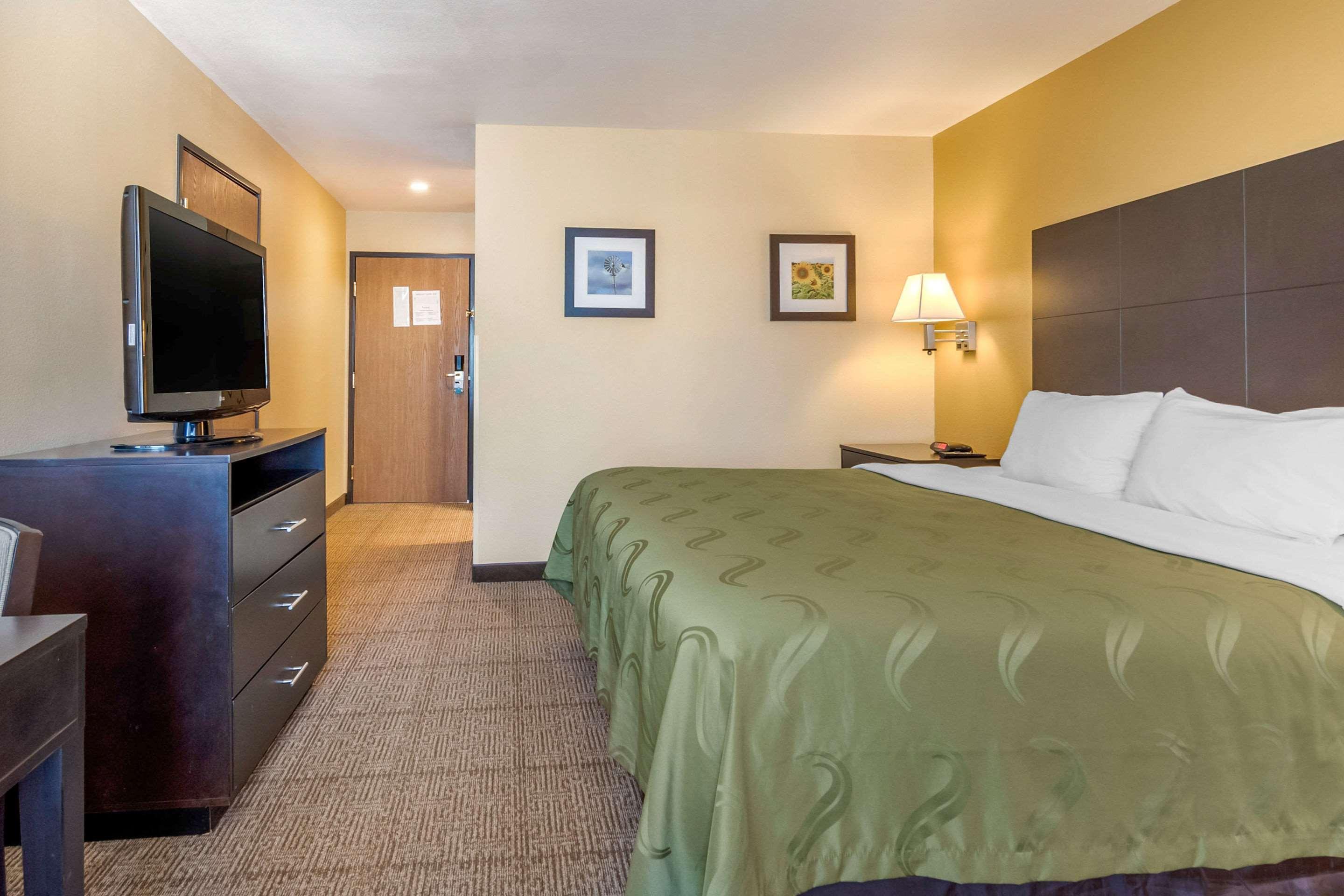 Quality Inn & Suites Lenexa Kansas City Екстериор снимка