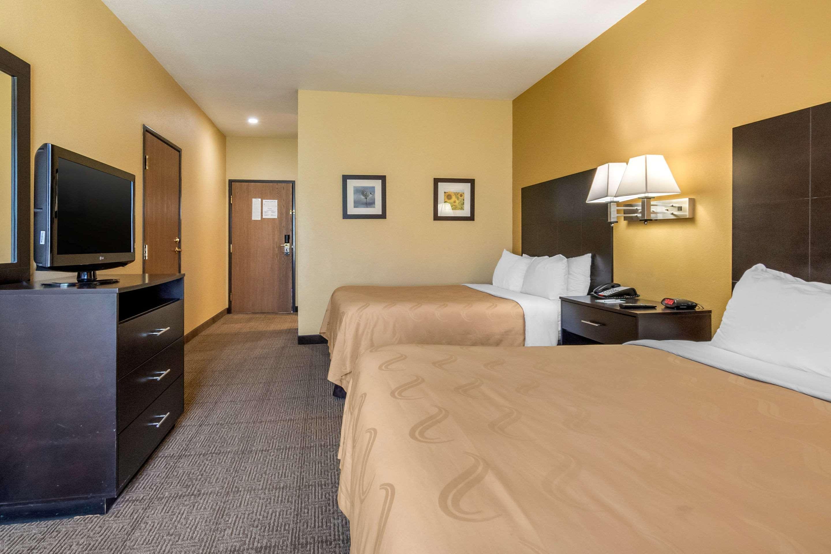 Quality Inn & Suites Lenexa Kansas City Екстериор снимка