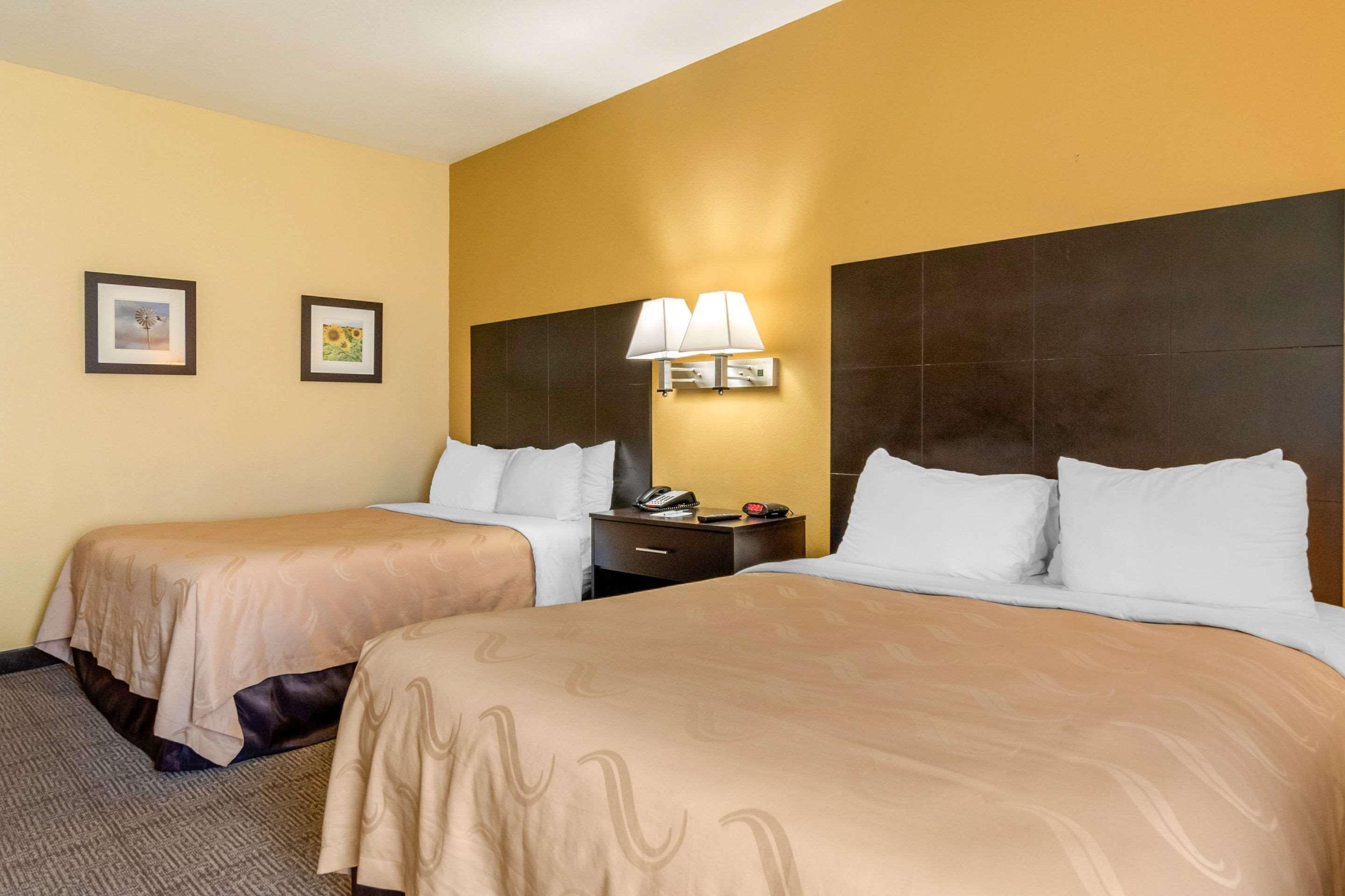 Quality Inn & Suites Lenexa Kansas City Екстериор снимка