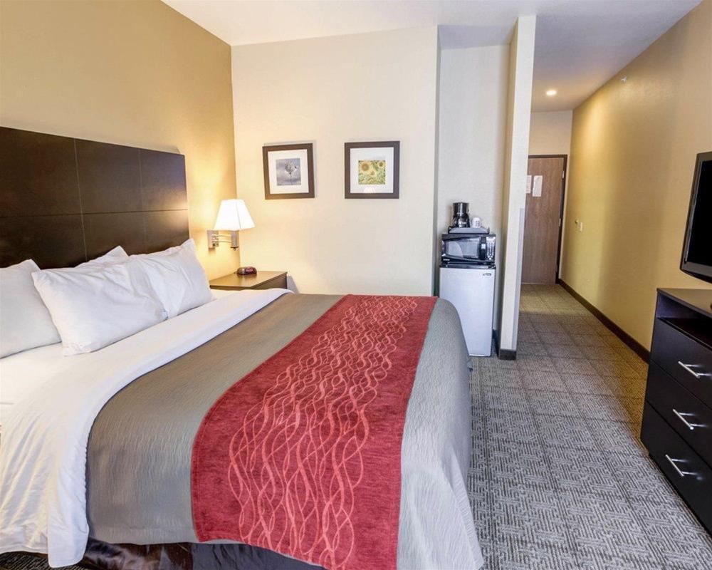 Quality Inn & Suites Lenexa Kansas City Екстериор снимка