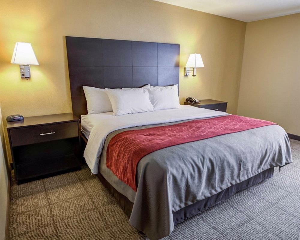 Quality Inn & Suites Lenexa Kansas City Екстериор снимка