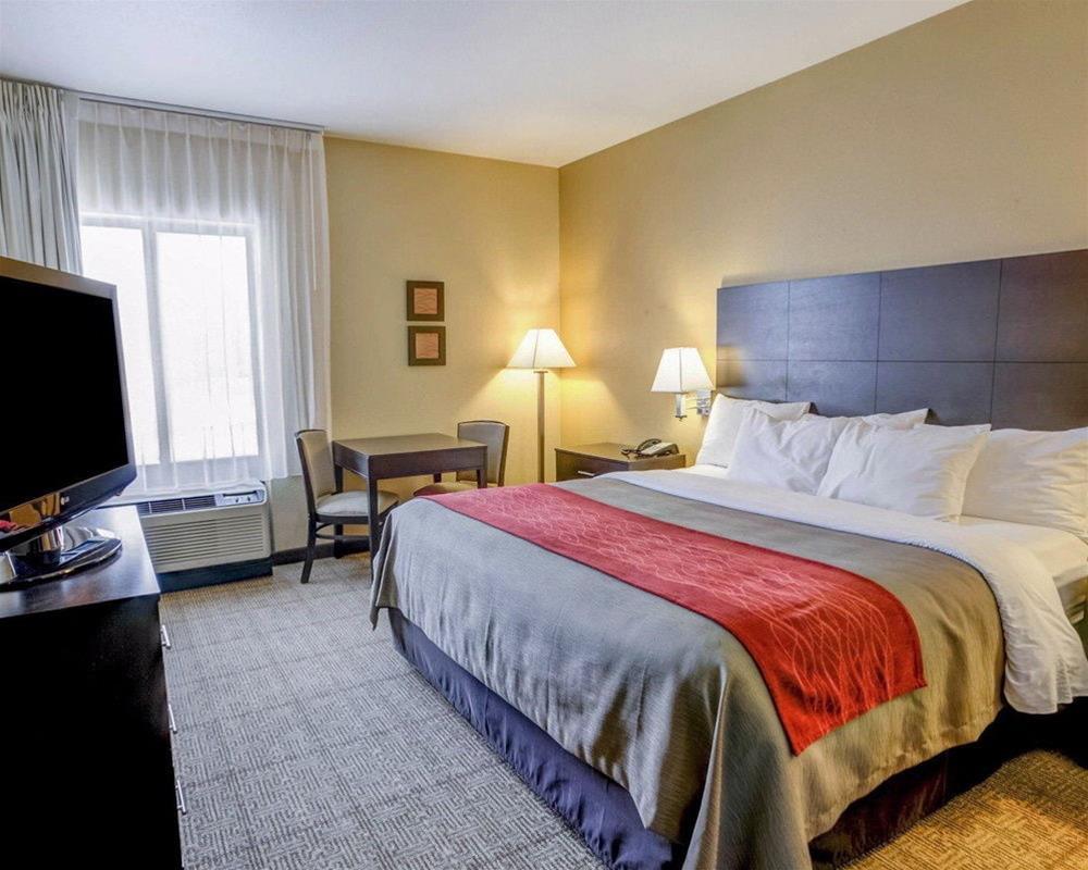 Quality Inn & Suites Lenexa Kansas City Екстериор снимка