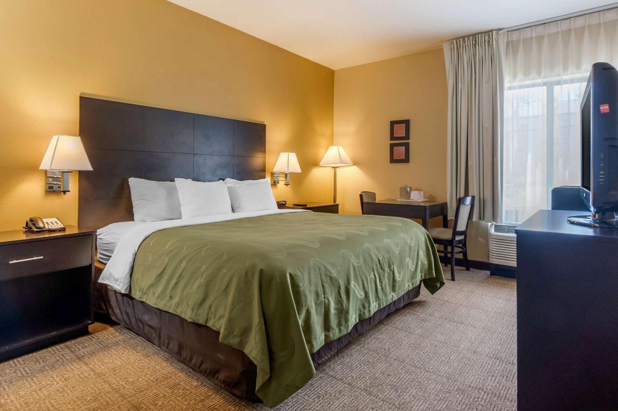 Quality Inn & Suites Lenexa Kansas City Екстериор снимка