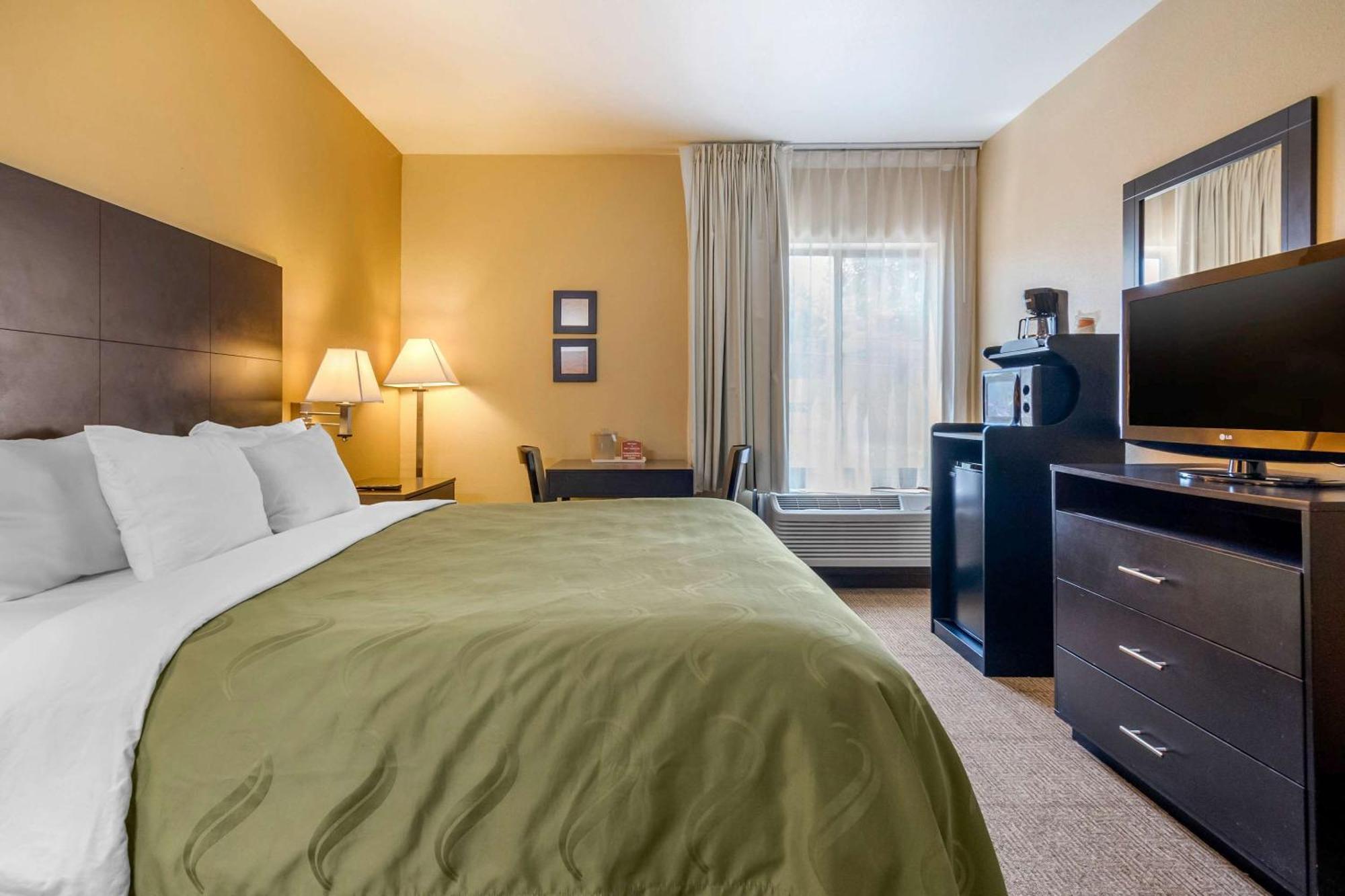 Quality Inn & Suites Lenexa Kansas City Екстериор снимка